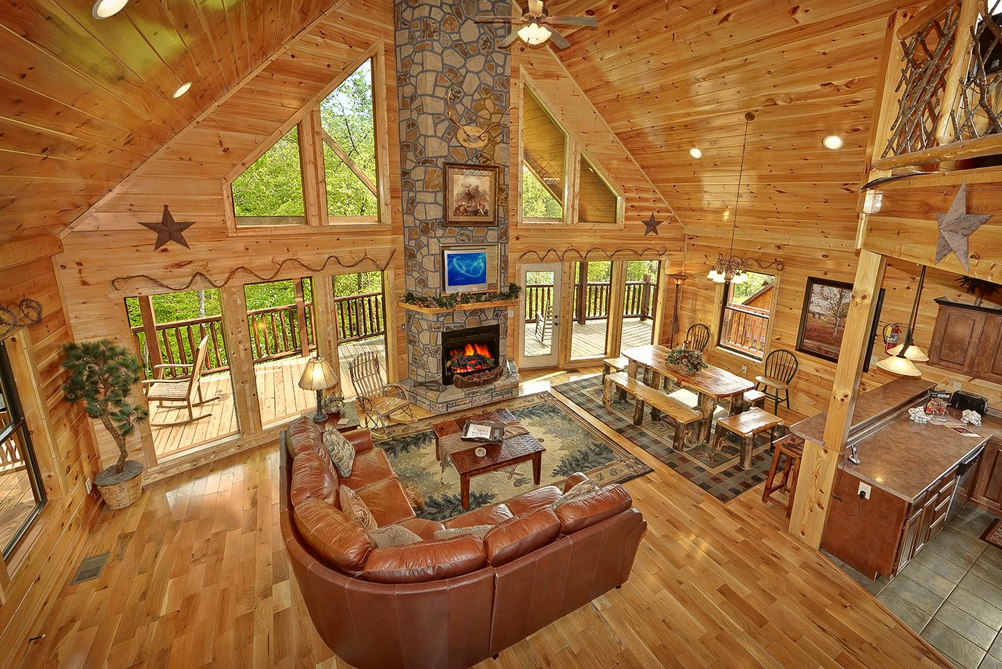 Amazing Cabin Rental with a Home Cinema for a Family Getaway near the Great Smokies, TN