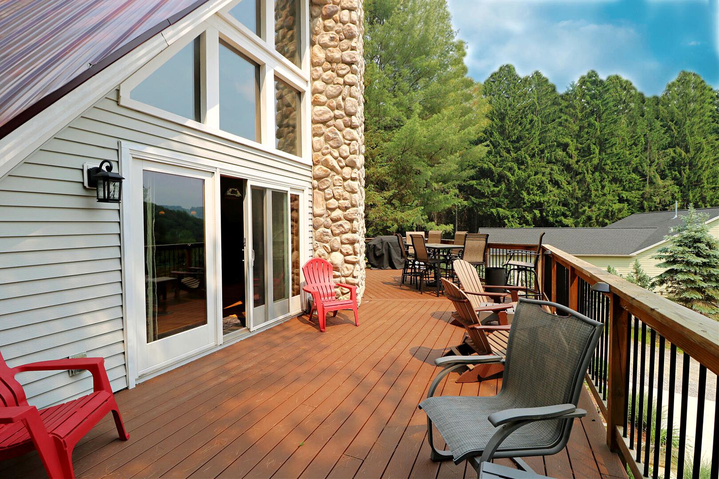 Koby Chalet, Floating Homes, Ellicottville, United States of America Glamping Hub