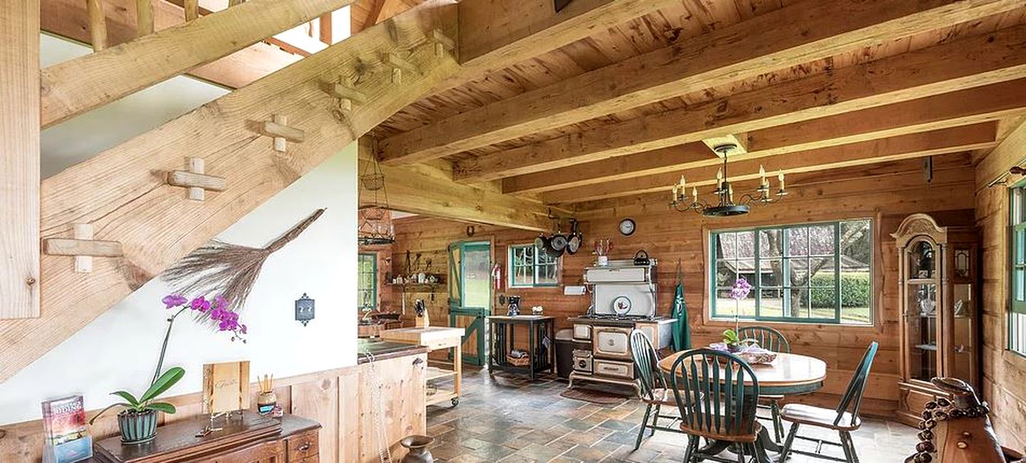 Tropical Nature Lodge with Incredible Views near Kohala Forest Reserve in Hawaii