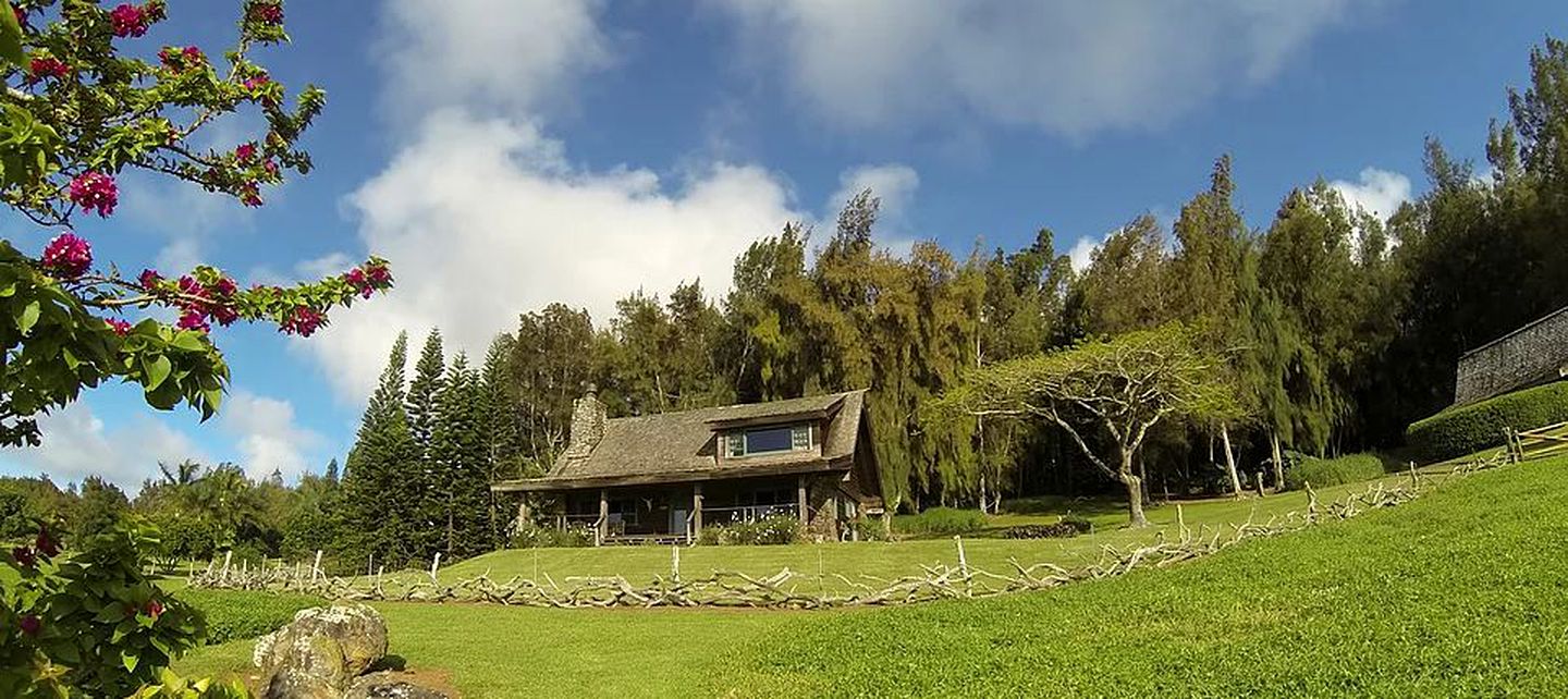 Tropical Nature Lodge with Incredible Views near Kohala Forest Reserve in Hawaii