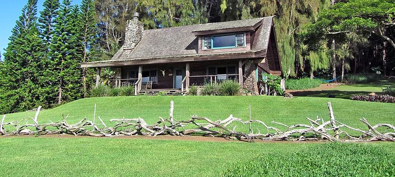 Cabins (Hawi, Hawaii, United States)