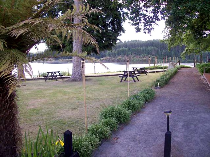 Cottages (Galatea, North Island, New Zealand)