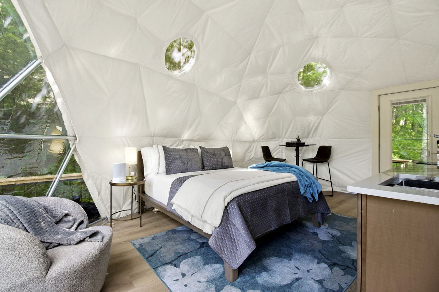 Domes (United States of America, Creston, North Carolina)