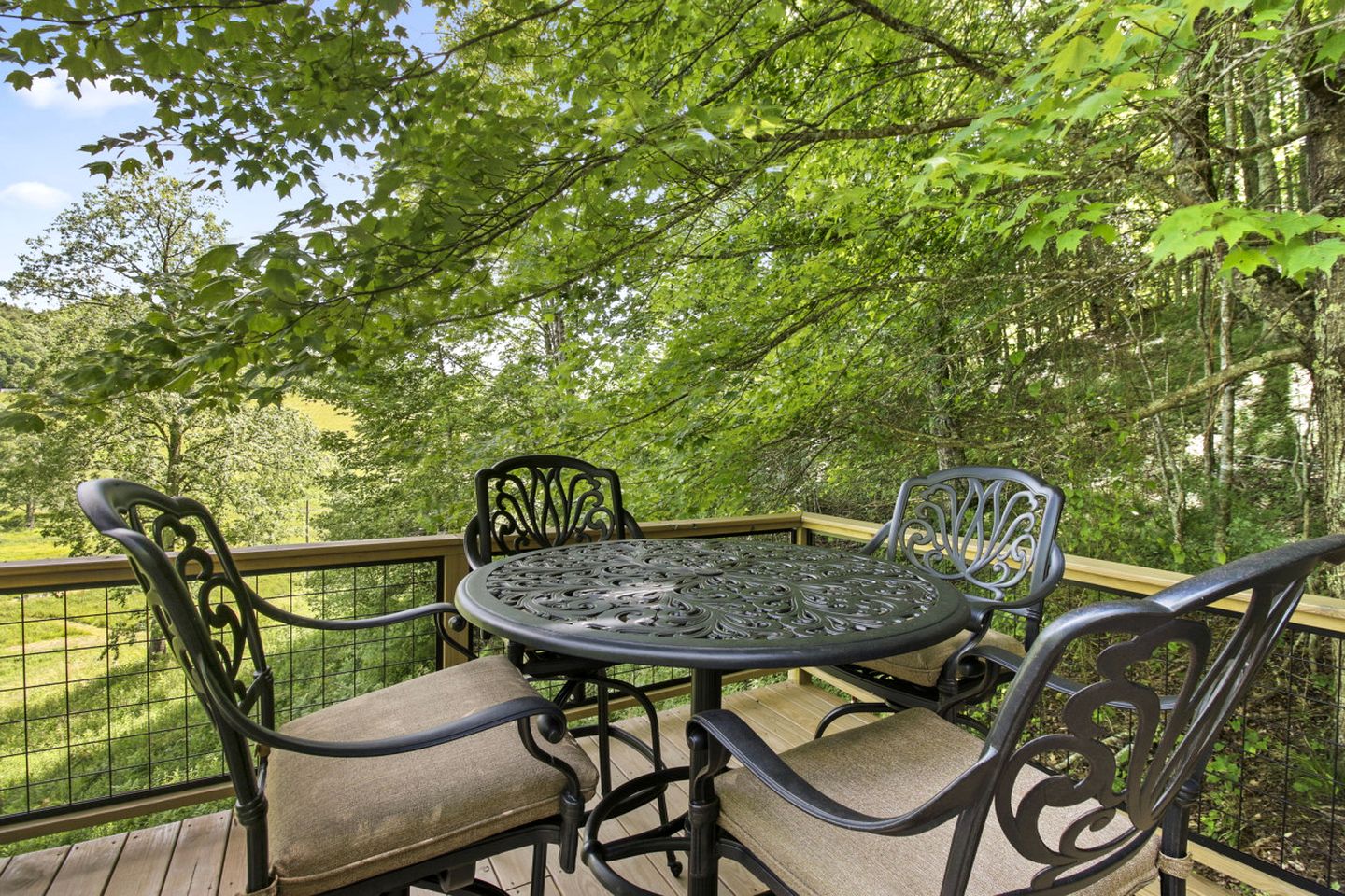 Spectacular Dome Surrounded by Beautiful Nature in North Carolina