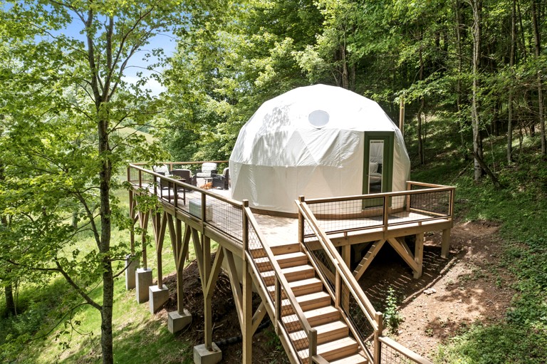 Domes (United States of America, Creston, North Carolina)