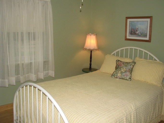 Country Cottage with Garden Views in Texas Hill Country | Cottages (Burton, Texas, United States of America)