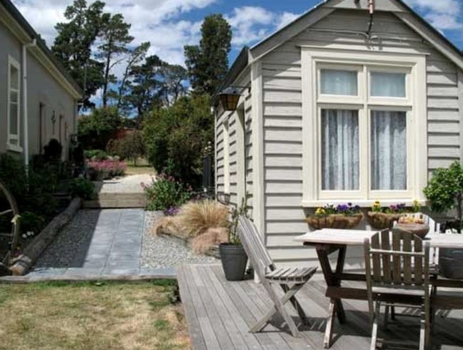 Cottages (Waipiata, South Island, New Zealand)