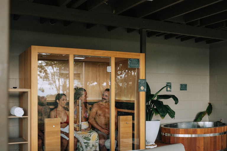 Cabins (Australia, Mudgeeraba, Queensland)