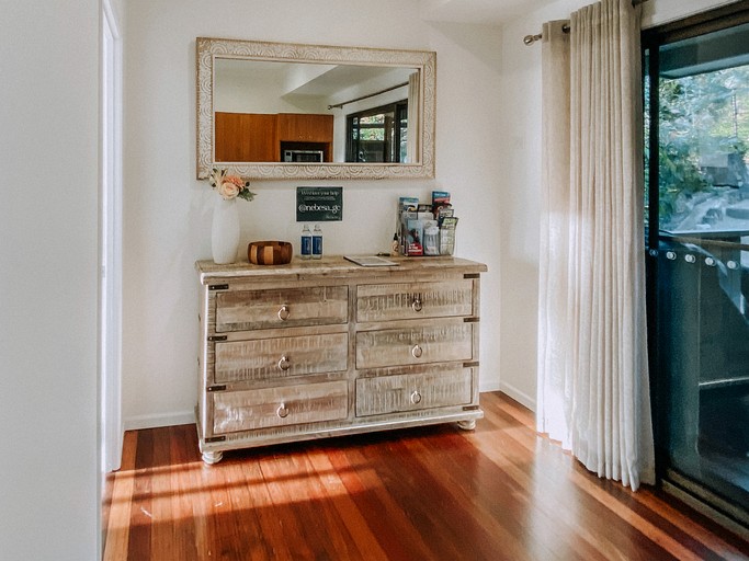 Cabins (Australia, Mudgeeraba, Queensland)