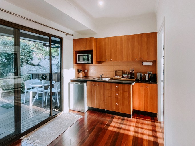 Cabins (Australia, Mudgeeraba, Queensland)