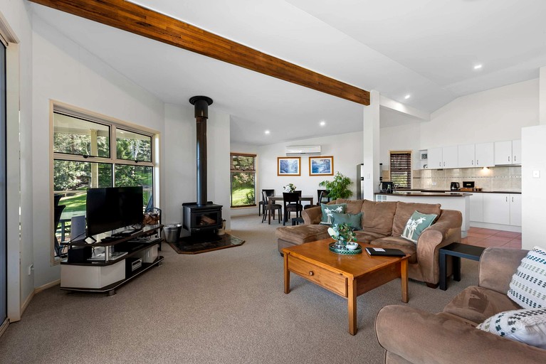 Vacation Rentals (Australia, Ravensbourne, Queensland)