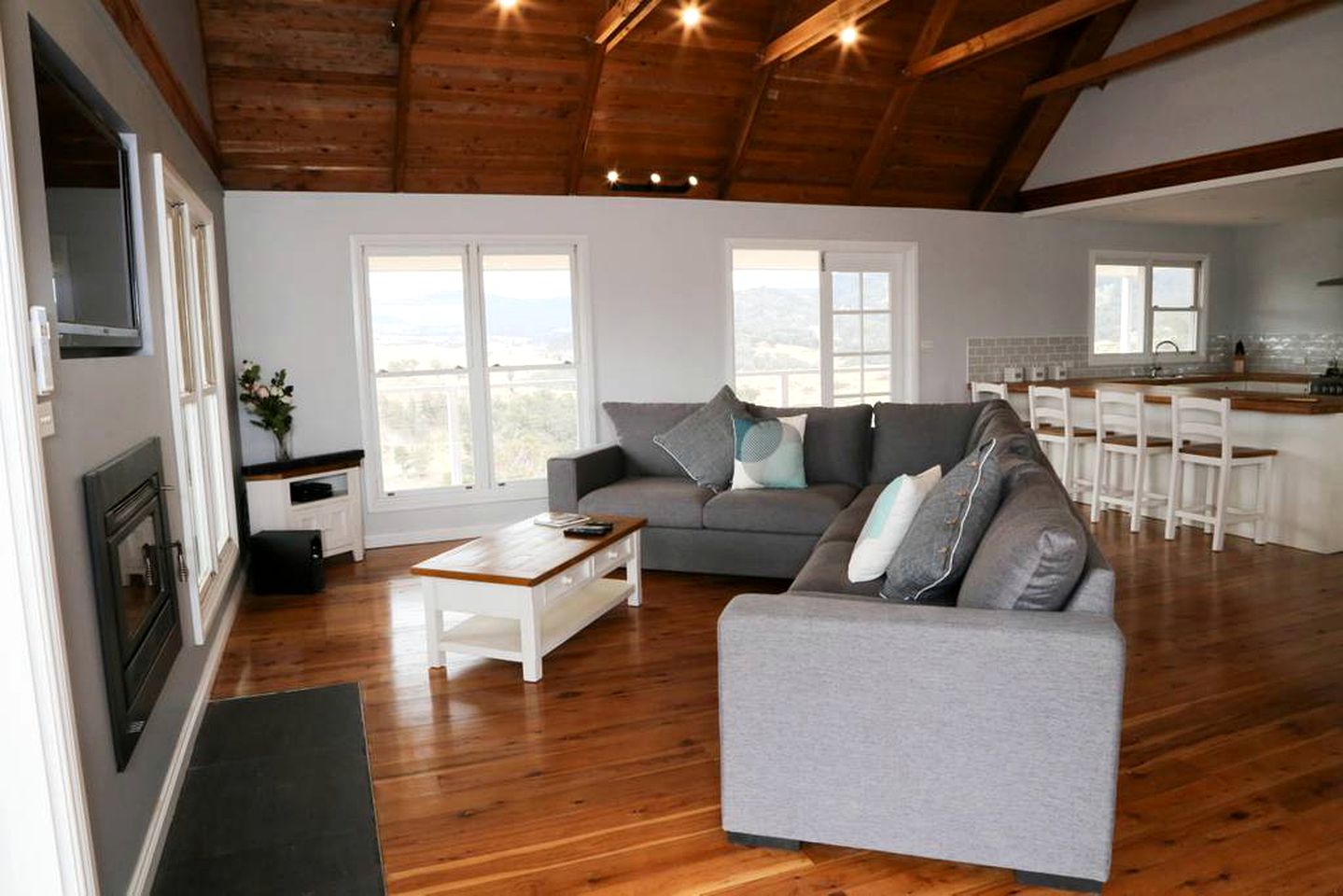 Remote Cabin Rental near the Blue Mountains and Lithgow, New South Wales