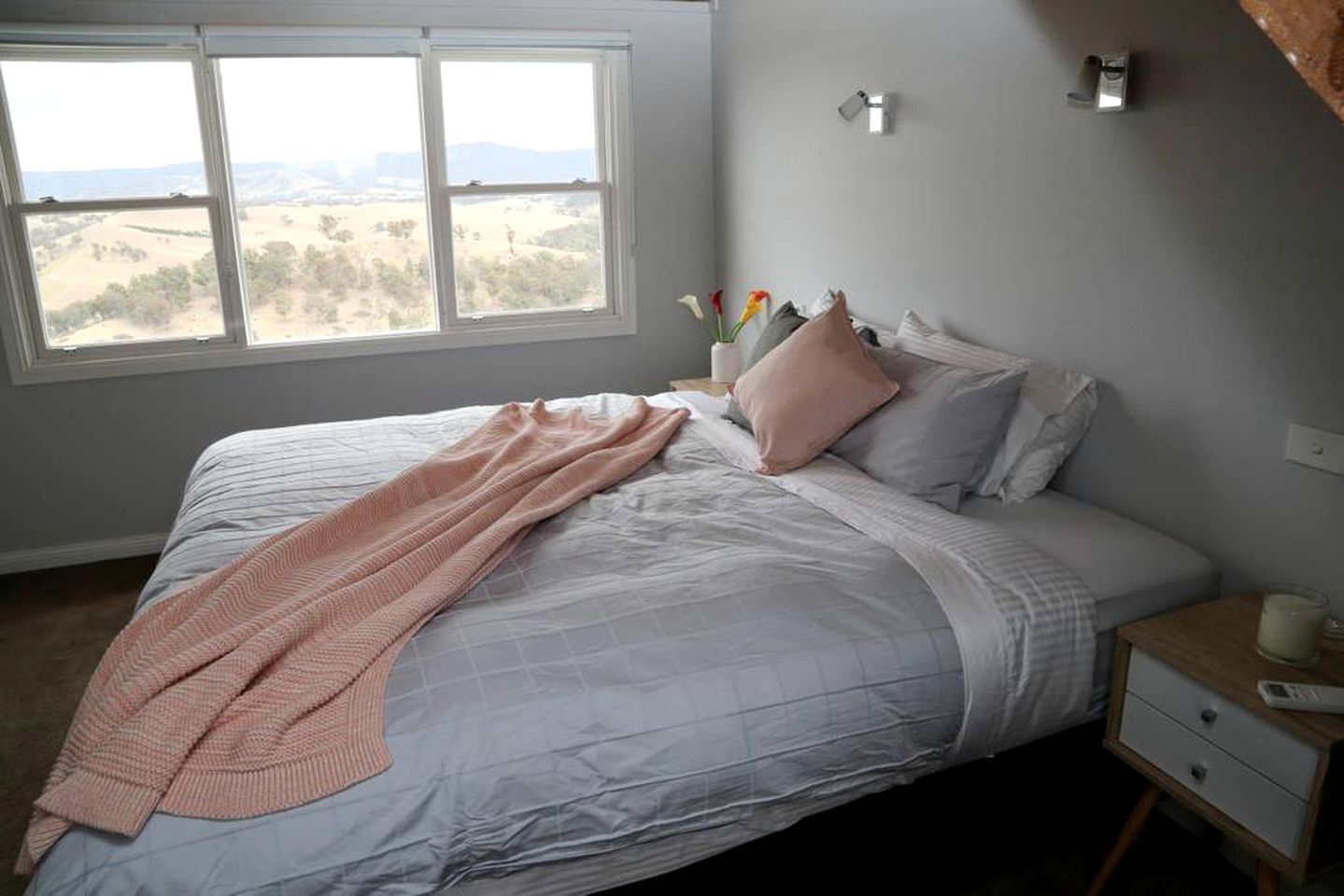 Remote Cabin Rental near the Blue Mountains and Lithgow, New South Wales