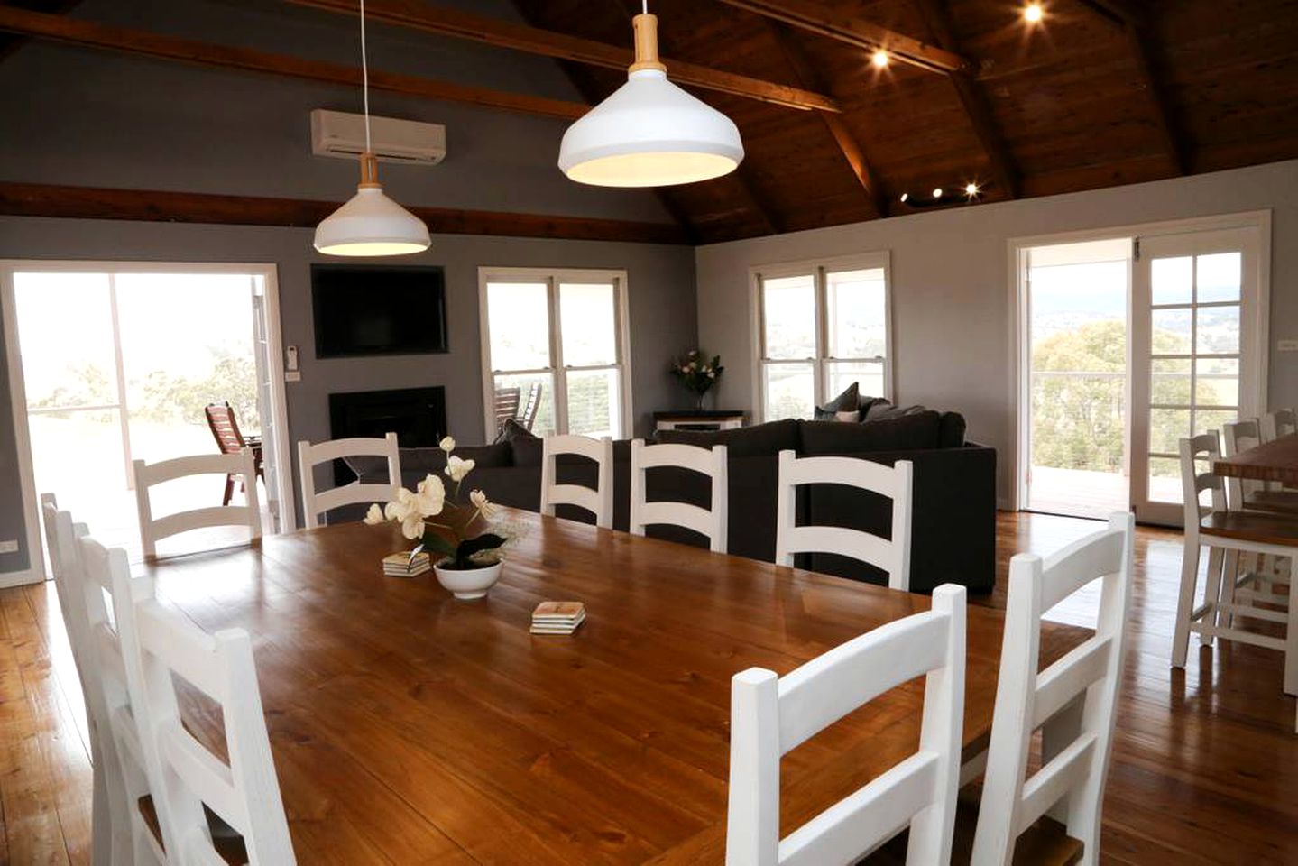 Remote Cabin Rental near the Blue Mountains and Lithgow, New South Wales