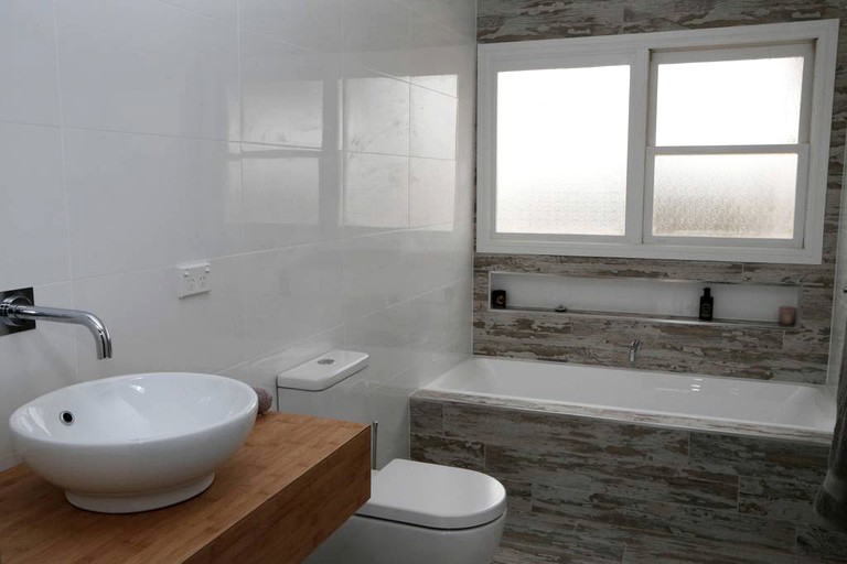 Cabins (Lithgow, New South Wales, Australia)