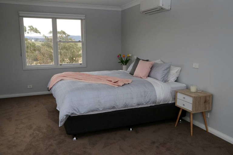 Cabins (Lithgow, New South Wales, Australia)