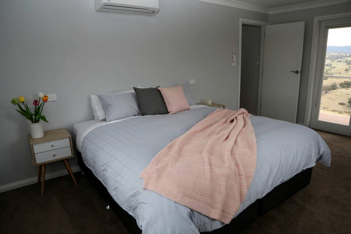 Remote Cabin Rental near the Blue Mountains and Lithgow, New South Wales