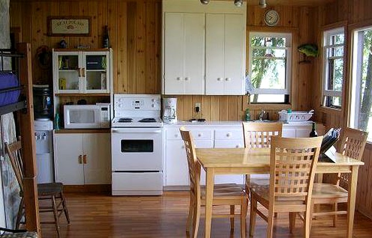 Cabins (Kaslo, British Columbia, Canada)