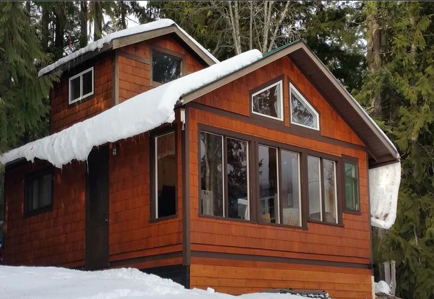 Kootenai Hideaway Lakefront Cabin, Cabins, Kaslo, Canada Glamping Hub