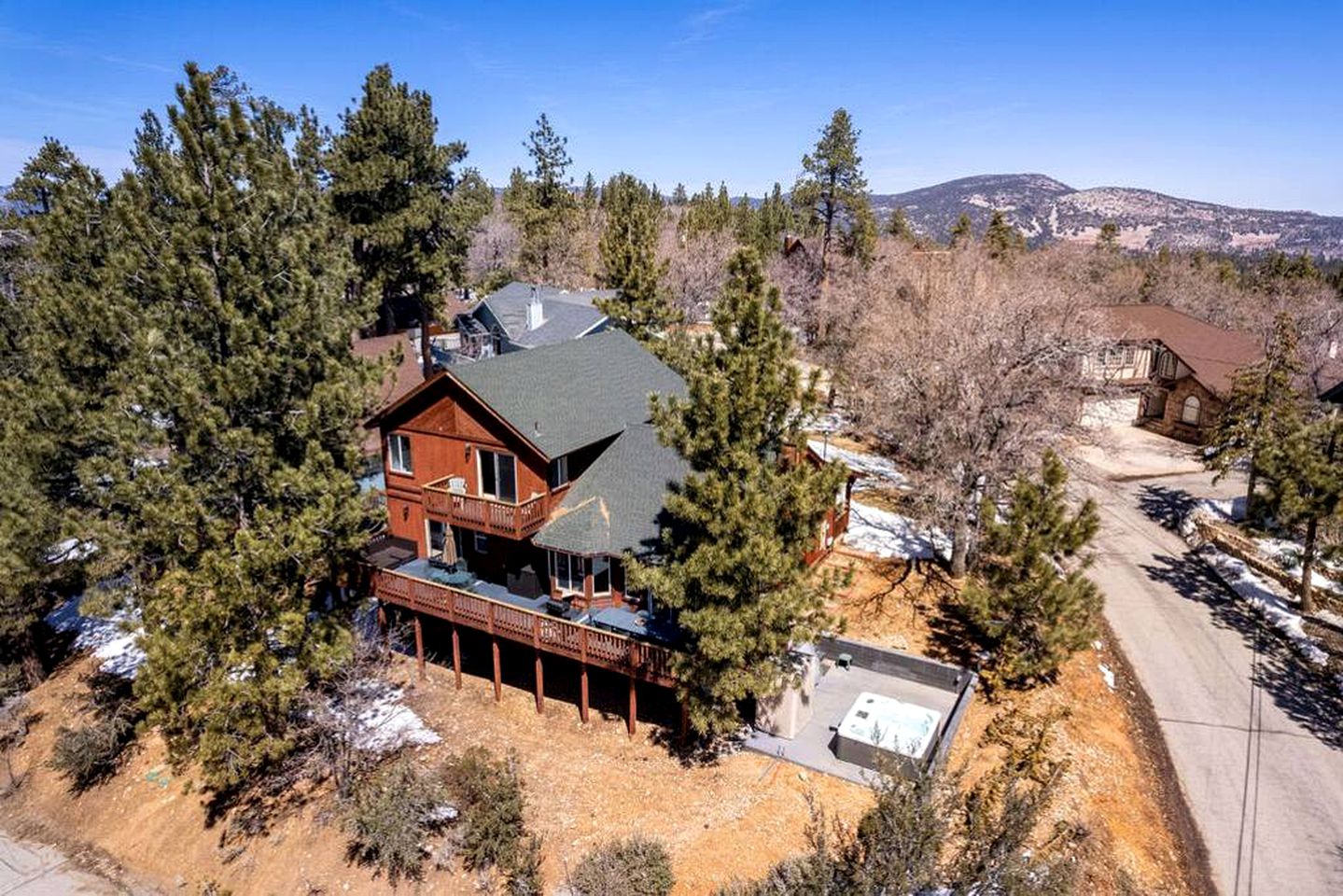 Ultimate Comfort: Cabin with Hot Tub near Big Bear Lake, California