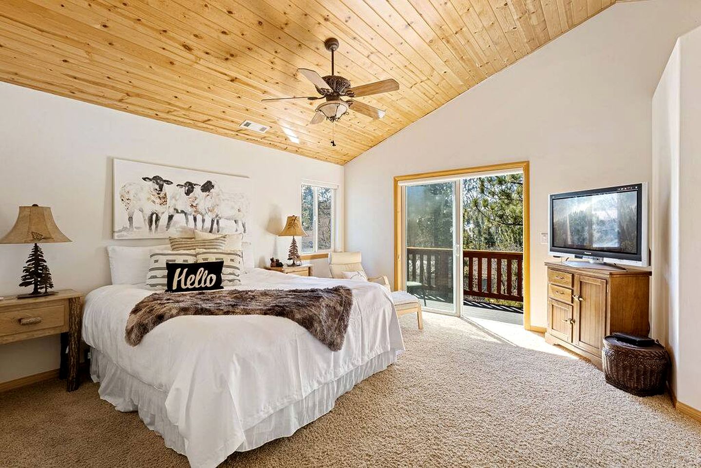 Ultimate Comfort: Cabin with Hot Tub near Big Bear Lake, California