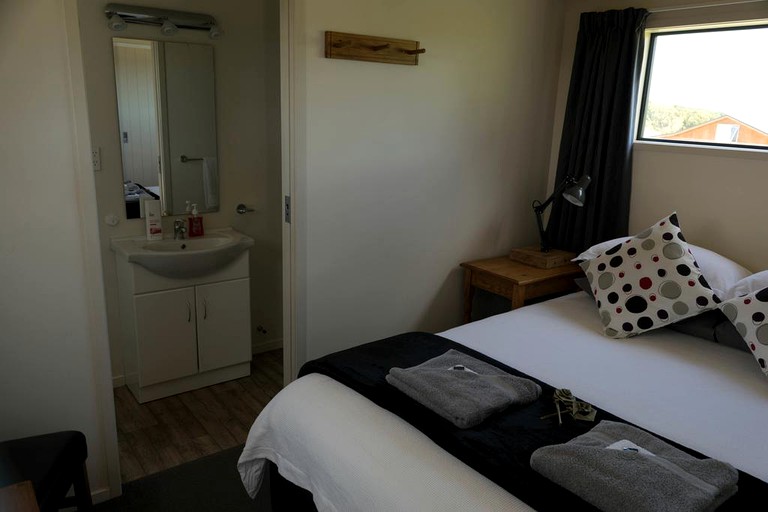 Kotuku Cottage, Cottages, Hokitika, New Zealand Glamping Hub