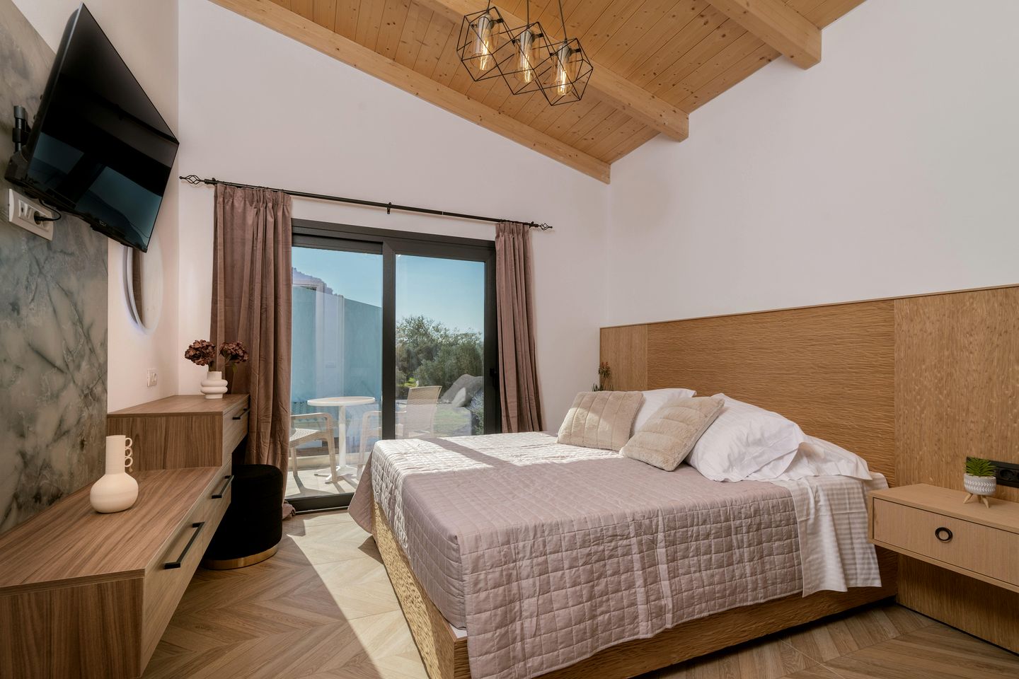 Luxurious Family Retreat with Private Pool in Mouzaki, Zakynthos