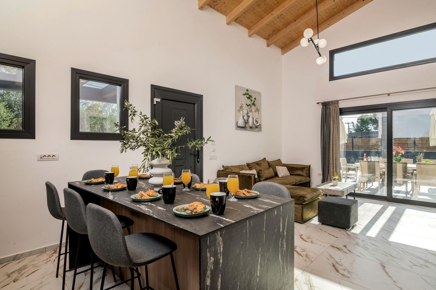 Luxurious Family Retreat with Private Pool in Mouzaki, Zakynthos