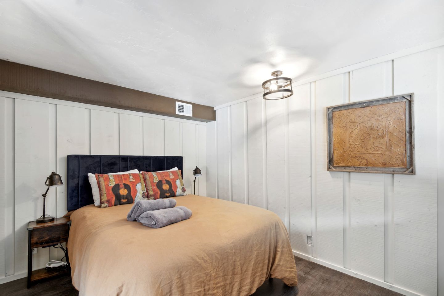 Cozy Mountain Cabin with Fireplace & Hot Tub near Estes Park in Ferncliff, Colorado