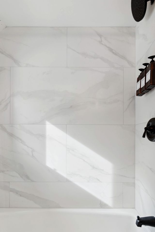 Cozy Mountain Cabin with Fireplace & Hot Tub near Estes Park in Ferncliff, Colorado