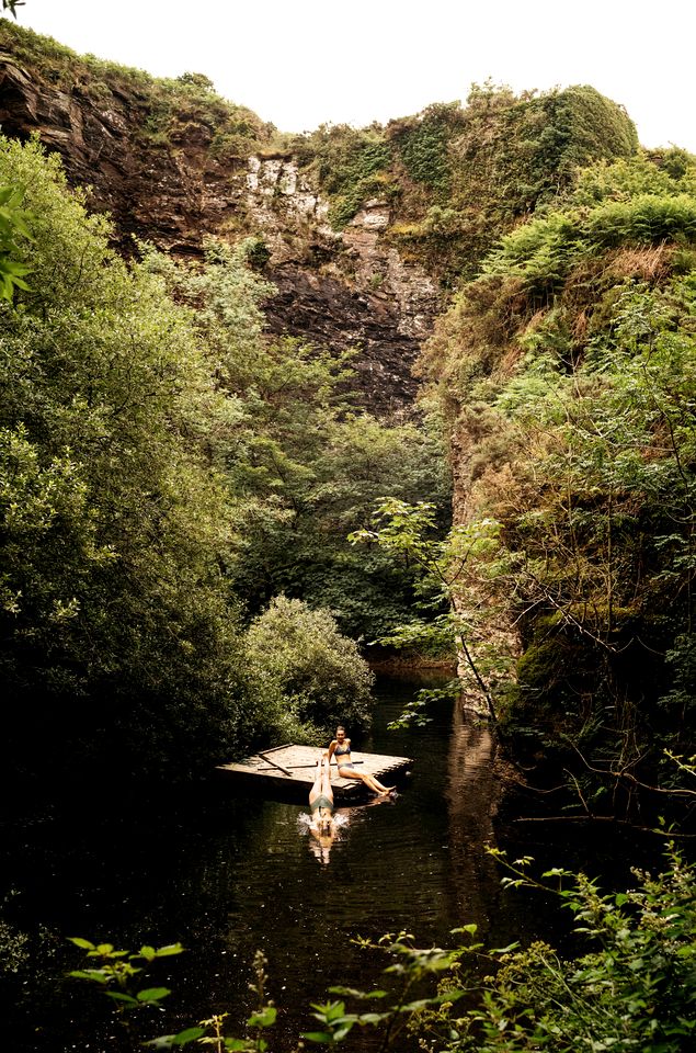 Luminous Woodland Tree House Oasis near Tintagel Waterfall in Cornwall