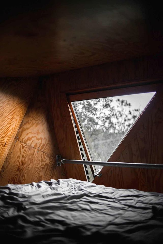 Radiant Woodland Tree House Retreat near Tintagel Waterfall in Cornwall