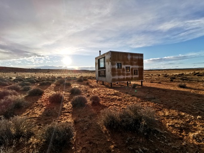 Containers (Page, Arizona, United States of America)