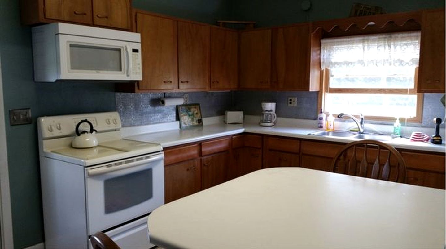 Spacious Cottage Rental near Watertown, South Dakota