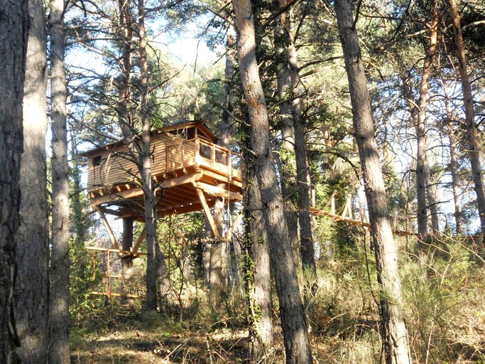 Tree Houses (Beynes, Provence-Alpes-Côte d'Azur, France)