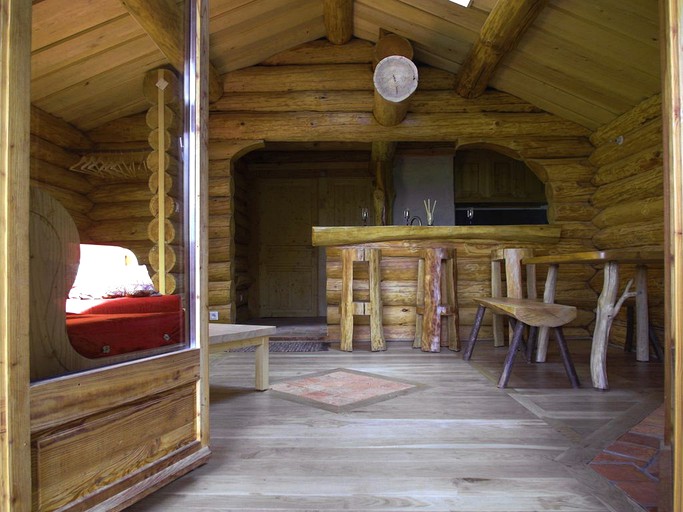 Log Cabins (Saint-Martial-de-Gimel, Nouvelle-Aquitaine, France)
