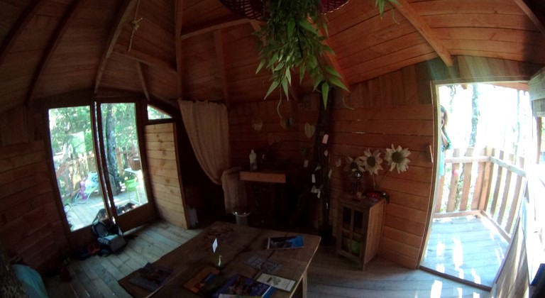 Tree Houses (Beynes, Provence-Alpes-Côte d'Azur, France)