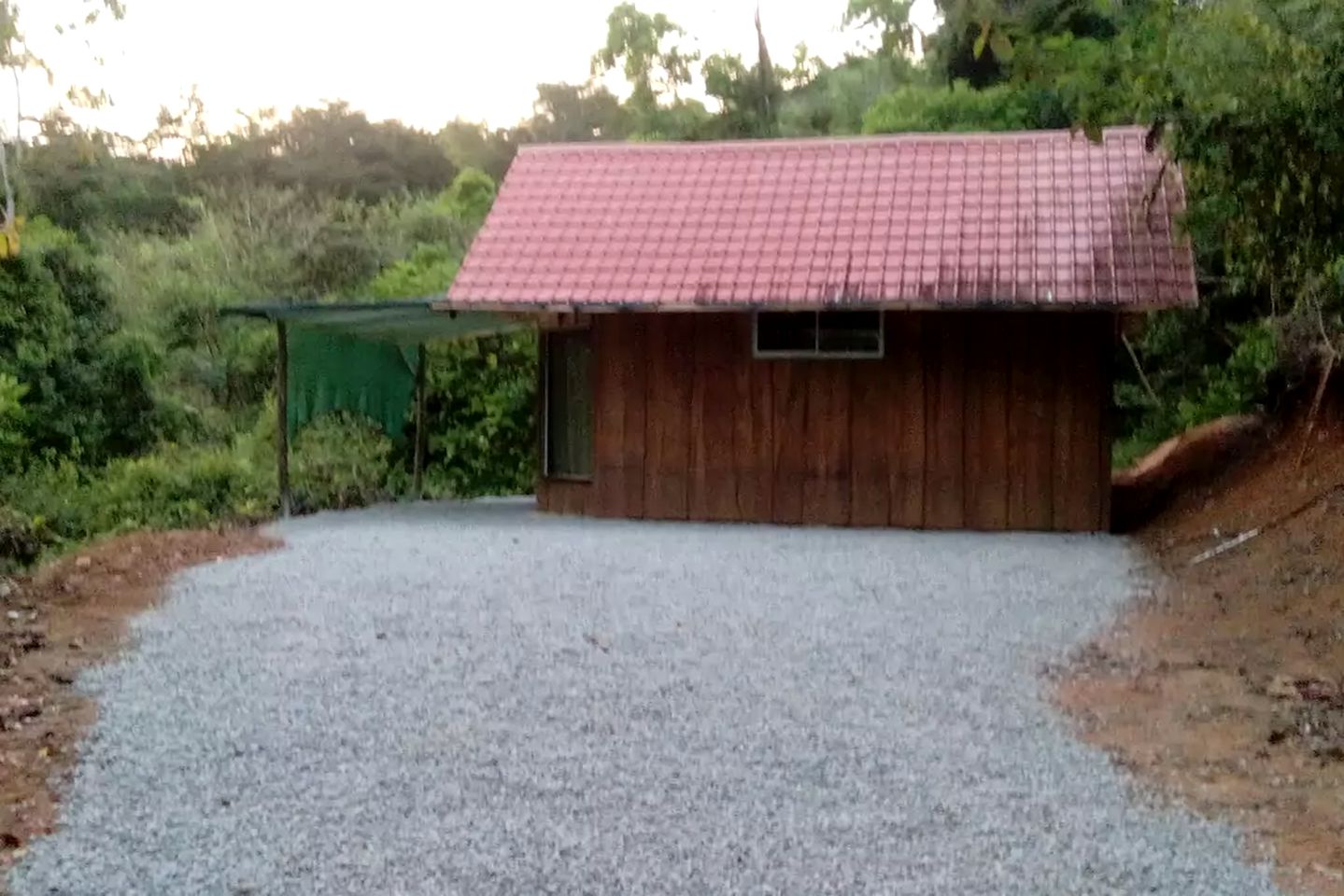 Rustic Cabin Rental with Stunning Mountain Views in Platanillo, Costa Rica