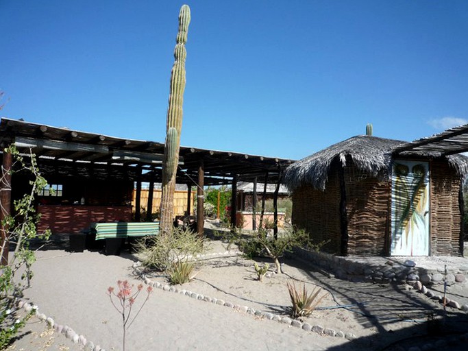 Huts (El Cajete, Baja California del Sur, Mexico)