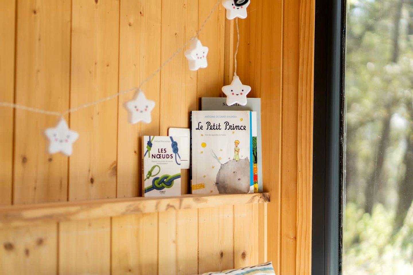 Charming Eco-Friendly Forest Refuge with Outdoor Living Near Mondragon, France