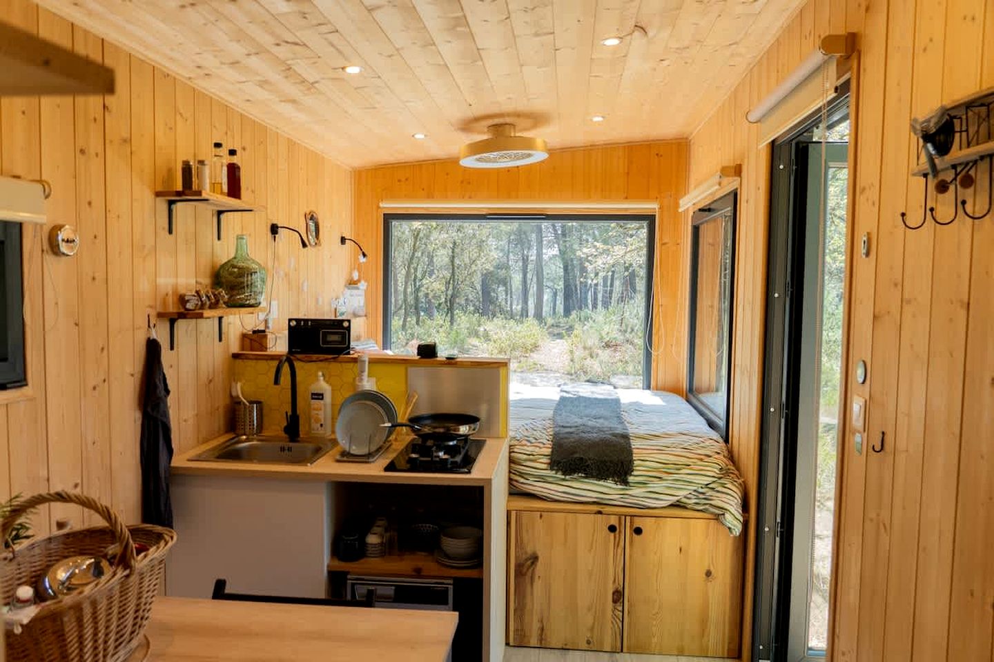 Charming Eco-Friendly Forest Refuge with Outdoor Living Near Mondragon, France