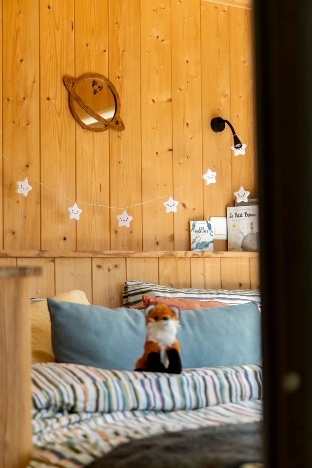 Charming Eco-Friendly Forest Refuge with Outdoor Living Near Mondragon, France