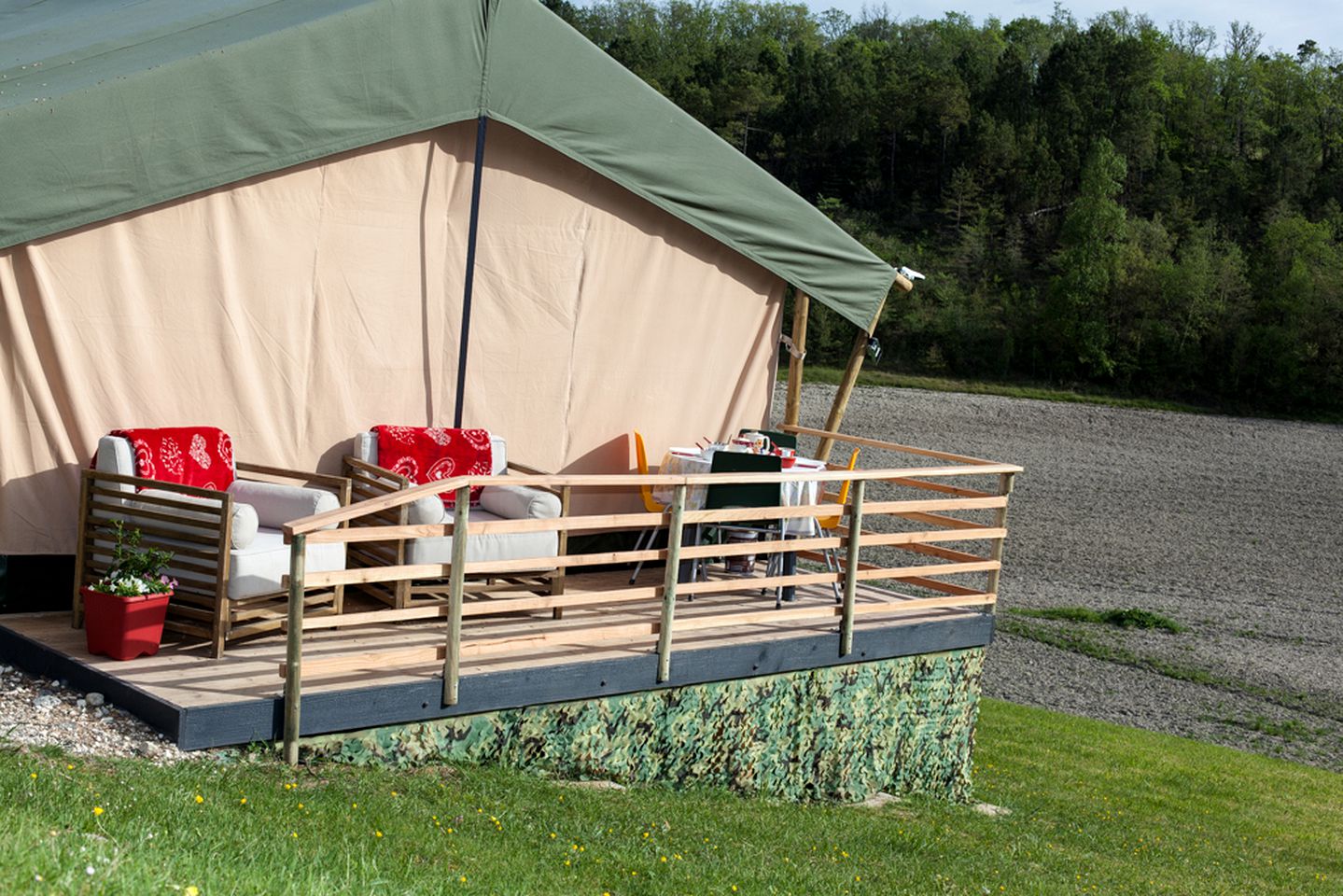 Peaceful Safari Tent Surrounded by Farmland near Perigueux, France