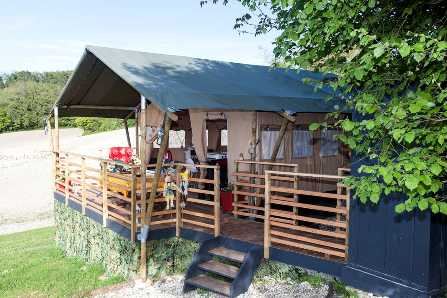 Peaceful Safari Tent Surrounded by Farmland near Perigueux, France