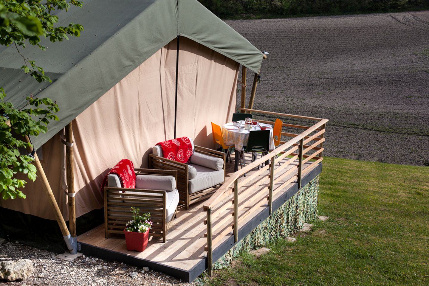Peaceful Safari Tent Surrounded by Farmland near Perigueux, France