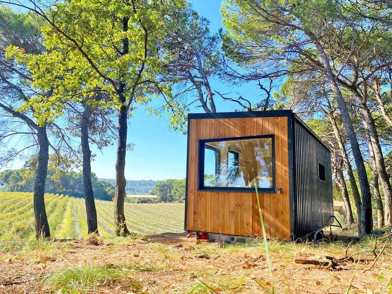 Scenic Eco Tiny Home with Sunrise & Lavender Views near the Rhône River, Mondragon, France