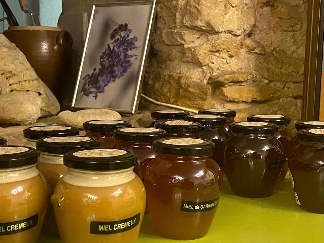 Scenic Eco Tiny Home with Sunrise & Lavender Views near the Rhône River, Mondragon, France