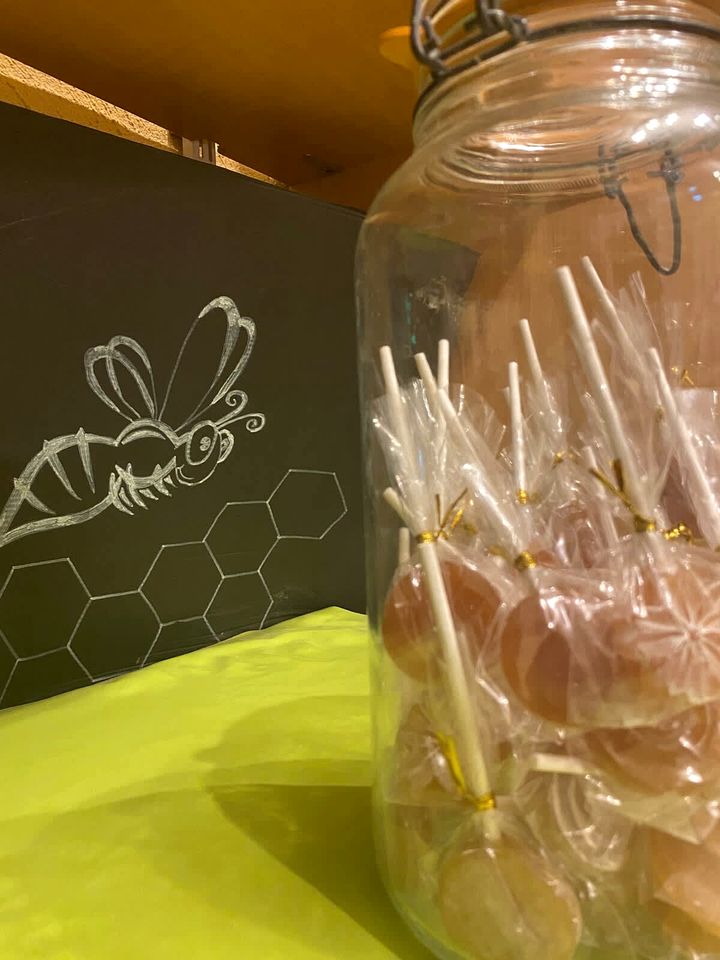 Scenic Eco Tiny Home with Sunrise & Lavender Views near the Rhône River, Mondragon, France