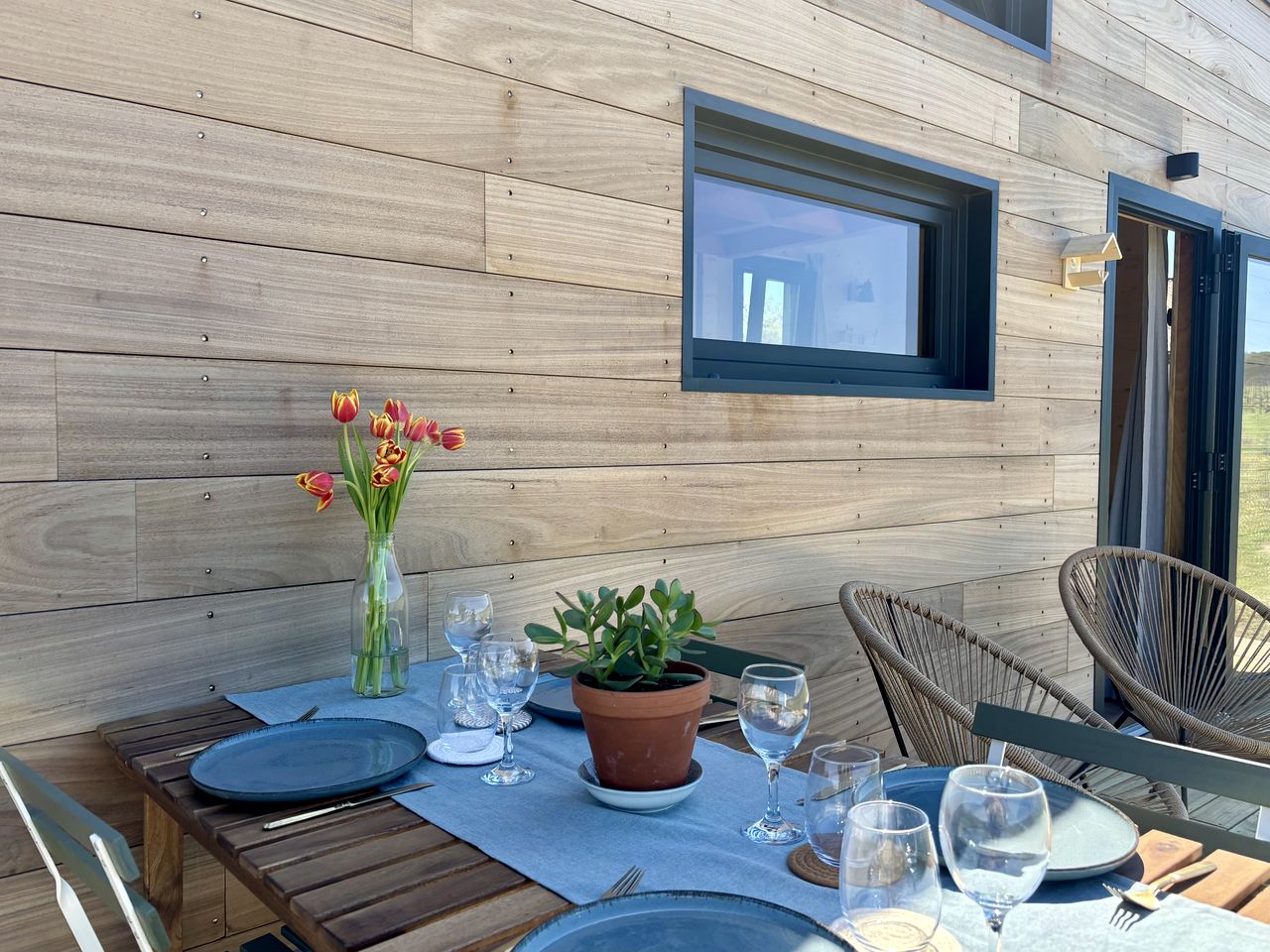 Cosy Eco-Friendly Tiny House with Vineyard Views near Aix-en-Provence, France