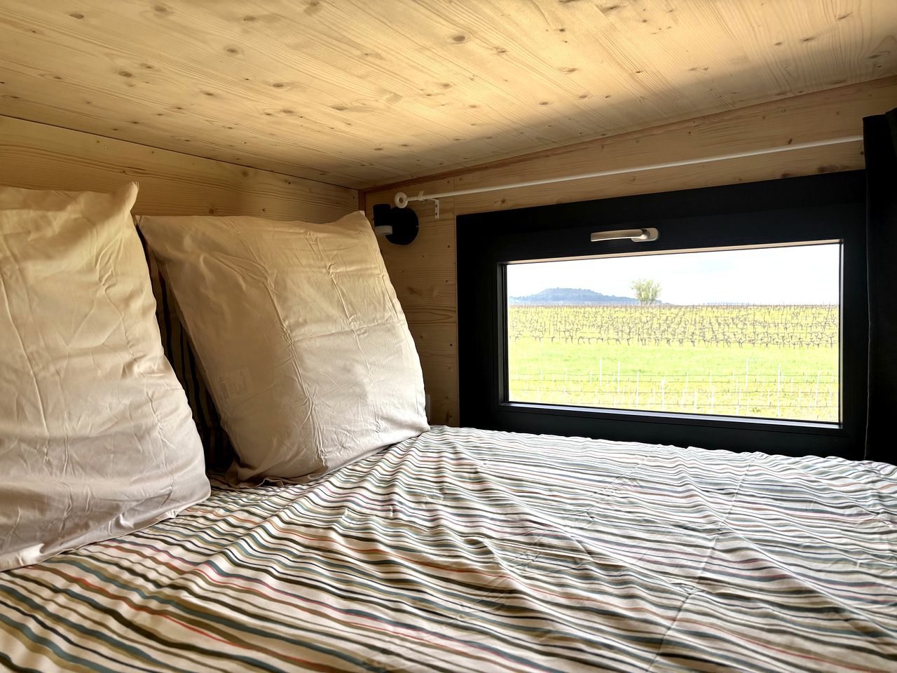 Cosy Eco-Friendly Tiny House with Vineyard Views near Aix-en-Provence, France